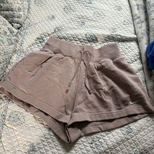 Nike Women's Tan Shorts & Brandy Melville Top